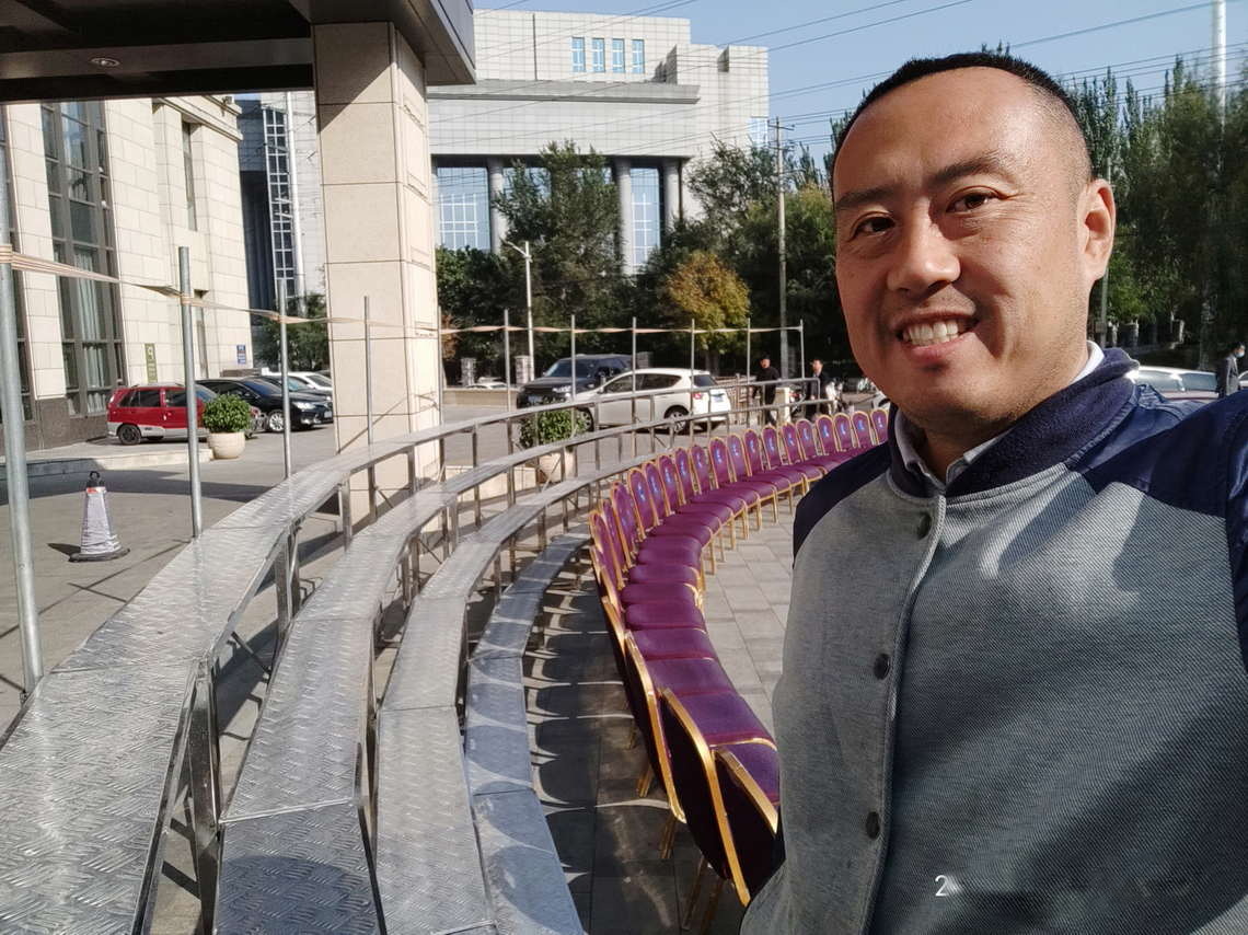 夏天合影图片__拍合影穿什么颜色的衣服好看